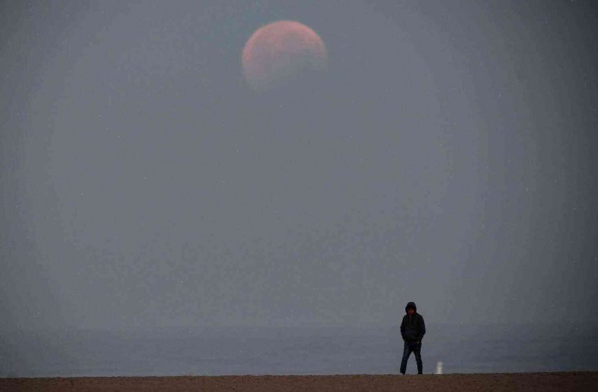 The last three full moons were like a ‘blood moon’ in the sky