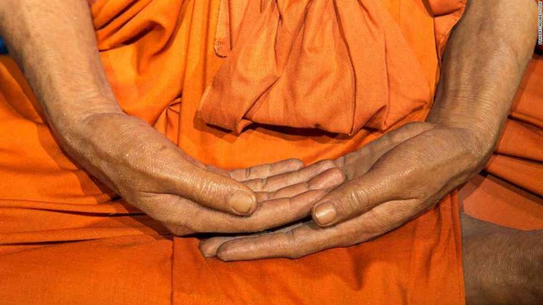 Learn how to meditate like a Buddhist monk in Bangkok
