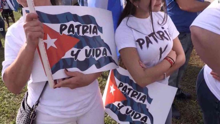 Cuba authorities use 'heavy' force to stop activists